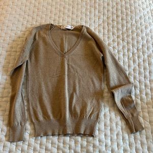 GUC Zara Oatmeal V-Neck Sweater ASO Kate Middleton Size Medium